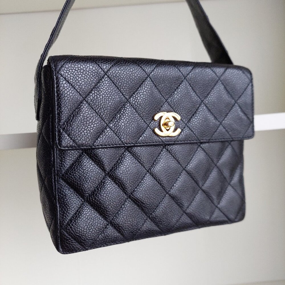 CHANEL Caviar Black Leather Quilted CC Turnlock Vanity Square Box Flap Bag - Picture 4 of 16